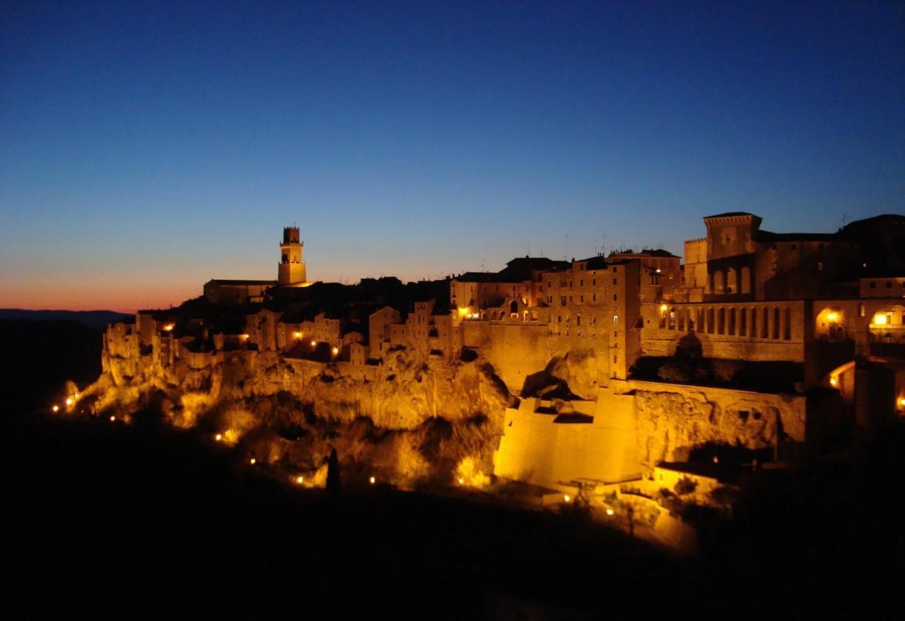 מלון Residenza Pitigliano Gens Petilia - Nuova Gestione מראה חיצוני תמונה