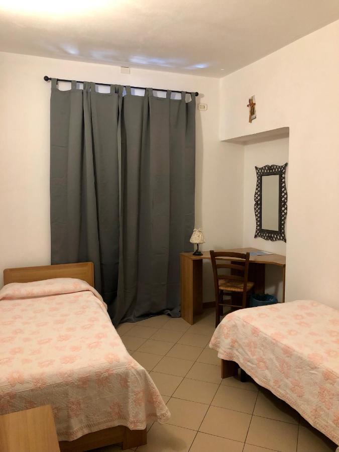 מלון Residenza Pitigliano Gens Petilia - Nuova Gestione מראה חיצוני תמונה