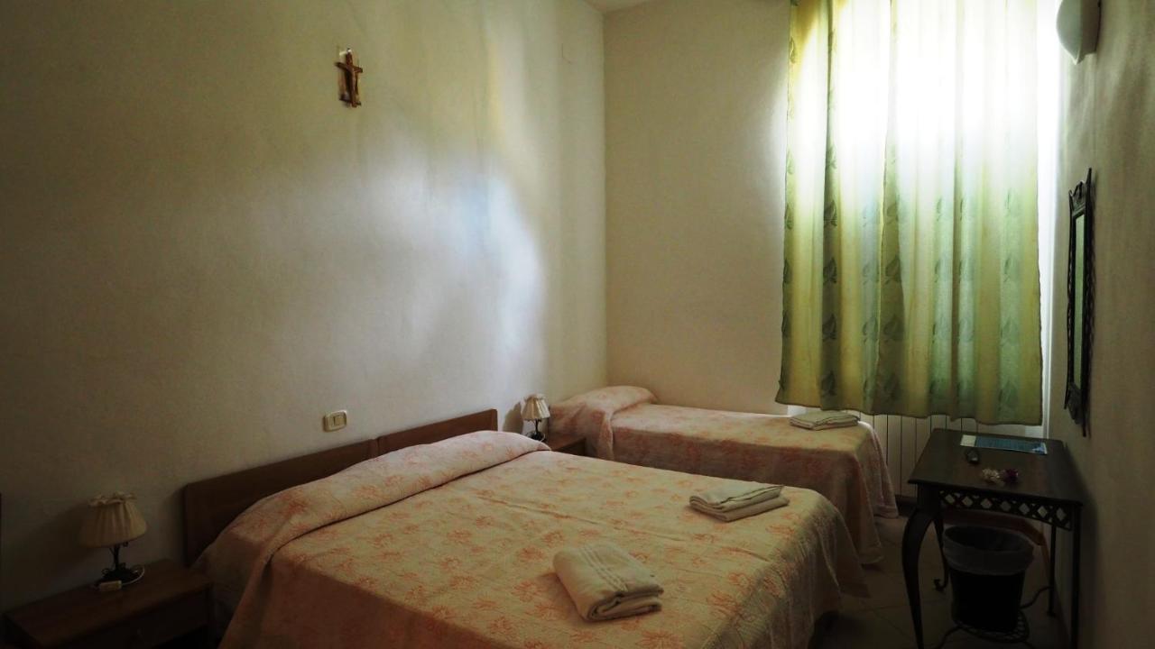 מלון Residenza Pitigliano Gens Petilia - Nuova Gestione מראה חיצוני תמונה
